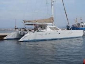 Yachtcharter lagoon 57 4cab side