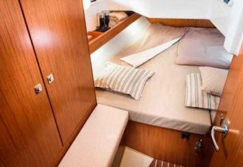 Yachtcharter Bavaria 34 3cab cabin