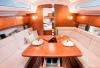 Yachtcharter Bavaria 34 3cab salon