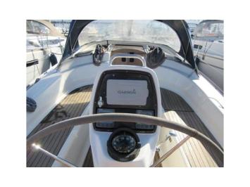 Yachtcharter Bavaria 35 2cab cockpit