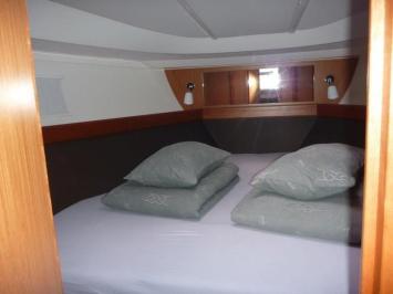 Yachtcharter Bavaria 35 sport HT 2cab cabin