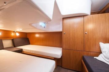 Yachtcharter Bavaria 35 sport HT 2cab bed