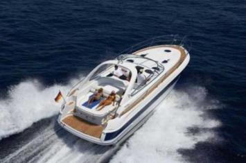 Yachtcharter Bavaria BMB 37 Heckansicht