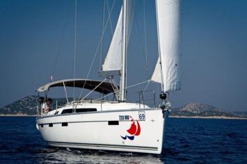 Yachtcharter Bavaria 41 3cab outer