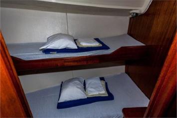 Yachtcharter Bavaria 42 4cab bed