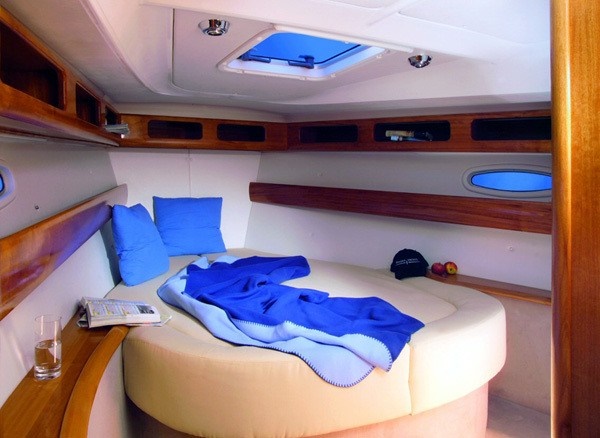 Yachtcharter Bavaria 42 Customline 3cab cabin