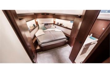 Yachtcharter Bavaria 46 3cab cabin