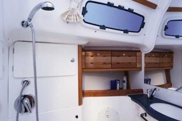 Yachtcharter Bavaria 50.0 5cab bathroom