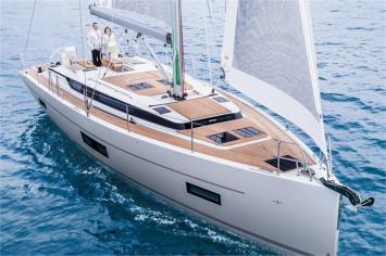 Yachtcharter Bavaria C45 4cab top