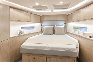 Yachtcharter Bavaria C45 4cab cabin