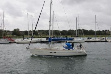 Yachtcharter Bavaria Caribic 350 3cab outer