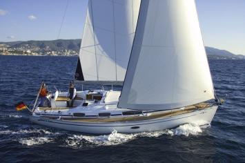 Yachtcharter Bavaria Cruiser 35 3cab top