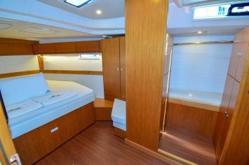 Yachtcharter Bavaria Cruiser 51 3cab cabin