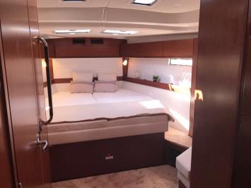 Yachtcharter Bavaria Cruiser 55 3cab cabin