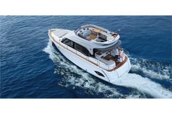 Yachtcharter Bavaria E40 Fly 2cab top