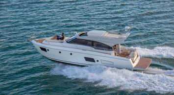 Yachtcharter Bavaria E40 Fly 2cab outer