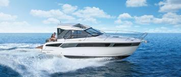 Yachtcharter Bavaria S36 open 2cab side