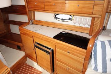 Yachtcharter Bavaria sport 27 1cab Kitchen