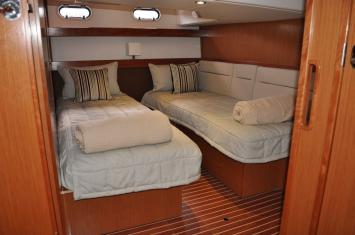 Yachtcharter Bavaria sport 43 HT 3cab bed