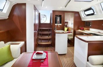 Yachtcharter Bavaria vision 46 3cab inner