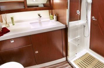 Yachtcharter Bavaria vision 46 3cab wc