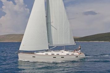 Yachtcharter Bavaria 50 Cruiser 5cab side