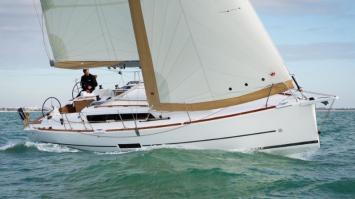 Yachtcharter Bavaria 350 3cab top