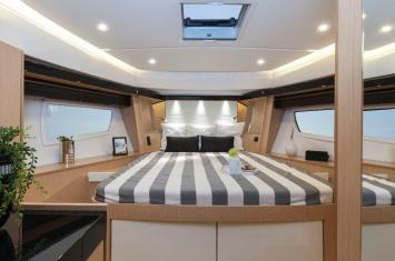 Yachtcharter Bavaria virtess 42 3cab cabin