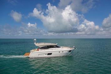 Yachtcharter Bavaria virtess 42 3cab top