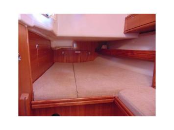 Yachtcharter Bavaria Vision 44 3cab cabin