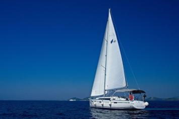 Yachtcharter Bavaria 41 3cab top