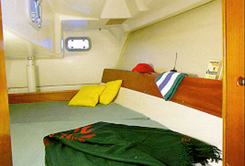 Yachtcharter Oceanis 281 2cab cabin