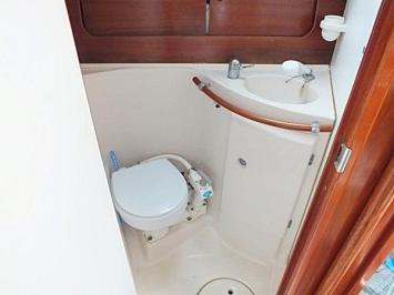 Yachtcharter Oceanis 321 2cab wc