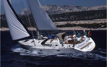 Yachtcharter Oceanis 350 3cab top