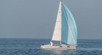 Yachtcharter Oceanis 38 Day Sailer 1cab top