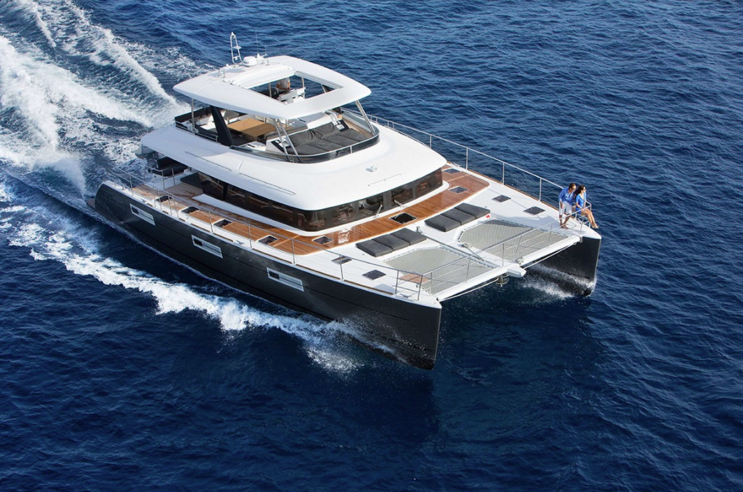 Yachtcharter lagoon630 5cab top