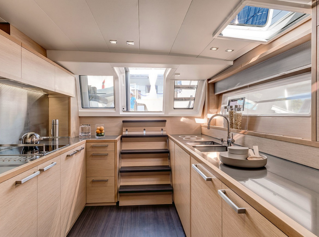 Yachtcharter lagoon630 5cab kitchen