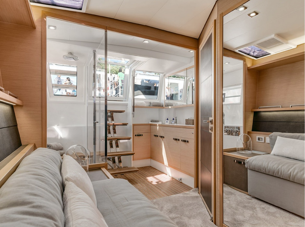 Yachtcharter lagoon630 5cab interior