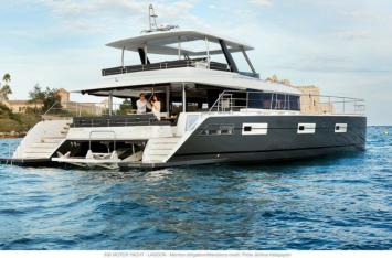 Yachtcharter Lagoon 630 motor yacht back