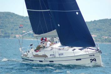 Yachtcharter BavariaCruiser40S 5