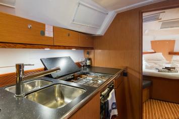 Yachtcharter BavariaCruiser40S 13