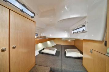 Yachtcharter BavariaCruiser40 8