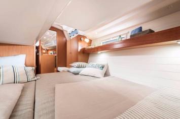 Yachtcharter Bavaria Cruiser 34 3cab cabin