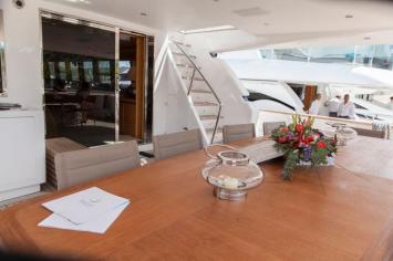 Yachtcharter Bugari100 9
