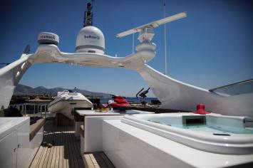 Yachtcharter Bugari100 10