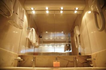 Yachtcharter Bugari100 18