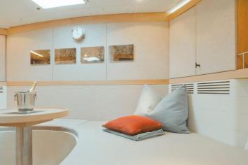 Yachtcharter Opus68 14