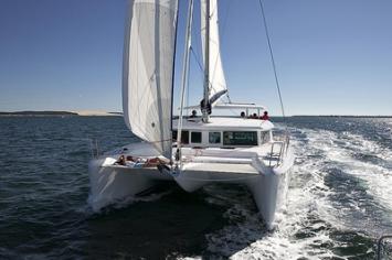 Yachtcharter Lagoon420 Cab4 front