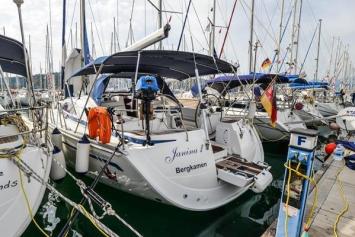 Yachtcharter Bavaria44Vision 3