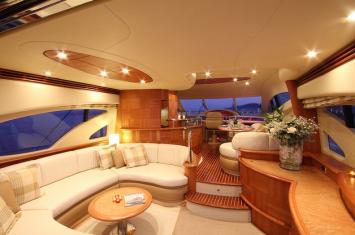 Yachtcharter Azimut62Fly 3